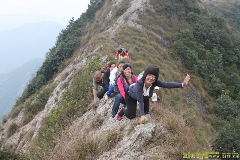 11.10.29  天台、三门、临海三地驴友60余人同游三门的隐龙山 和木勺沙滩5.jpg
