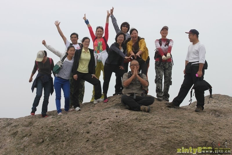 11.10.29  天台、三门、临海三地驴友60余人同游三门的隐龙山 和木勺沙滩18.jpg