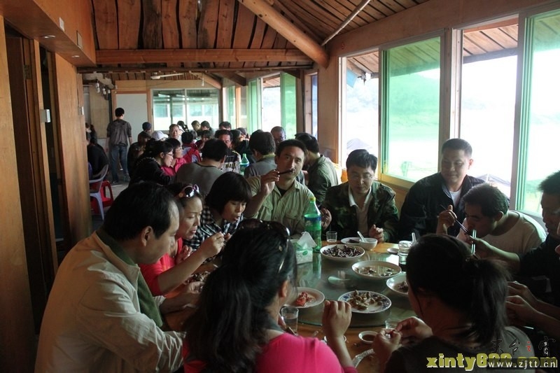 11.10.29  天台、三门、临海三地驴友60余人同游三门的隐龙山 和木勺沙滩21.jpg