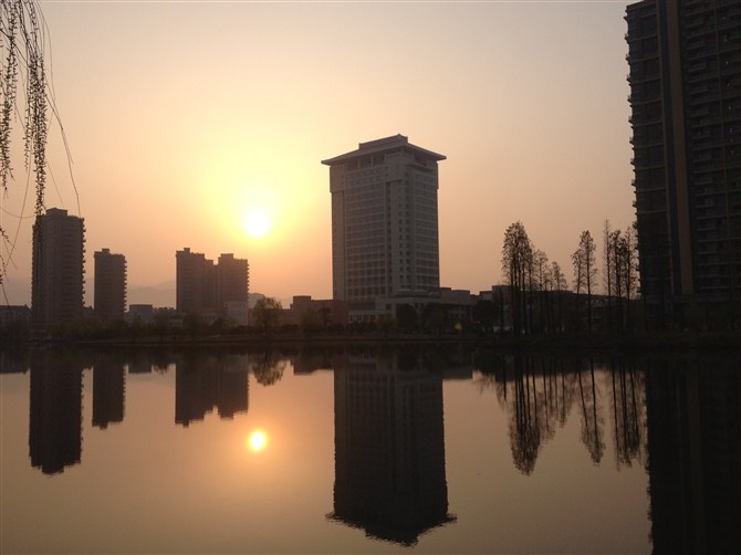 清晨的新城