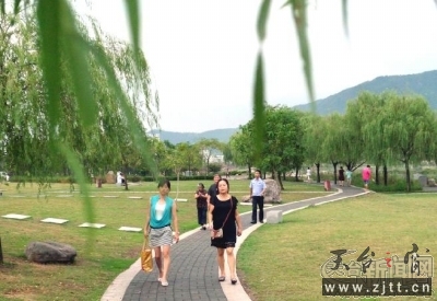 始丰溪北岸江滨公园.jpg