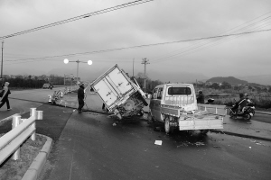 面包车.jpg