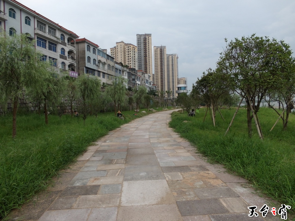100_0148_调整大小.JPG