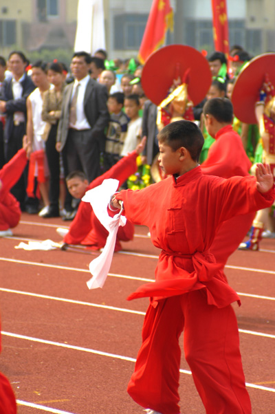 天台县学校"生态德育"工程启动仪式暨少年先锋队成立55周年少先队大检阅