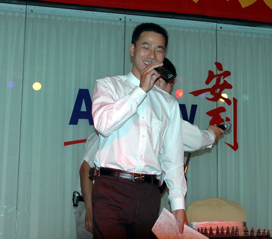 色友亮相