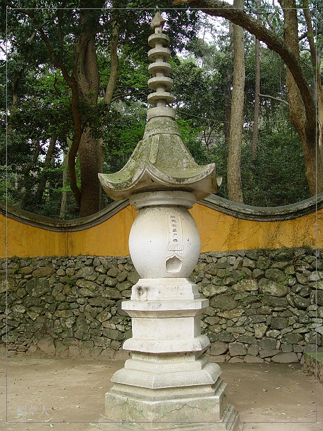 国清寺外