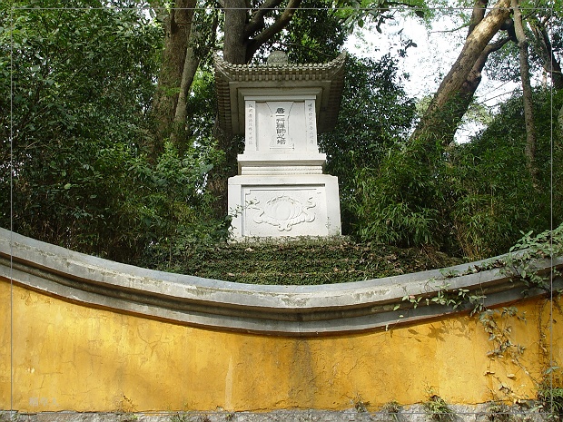 国清寺外