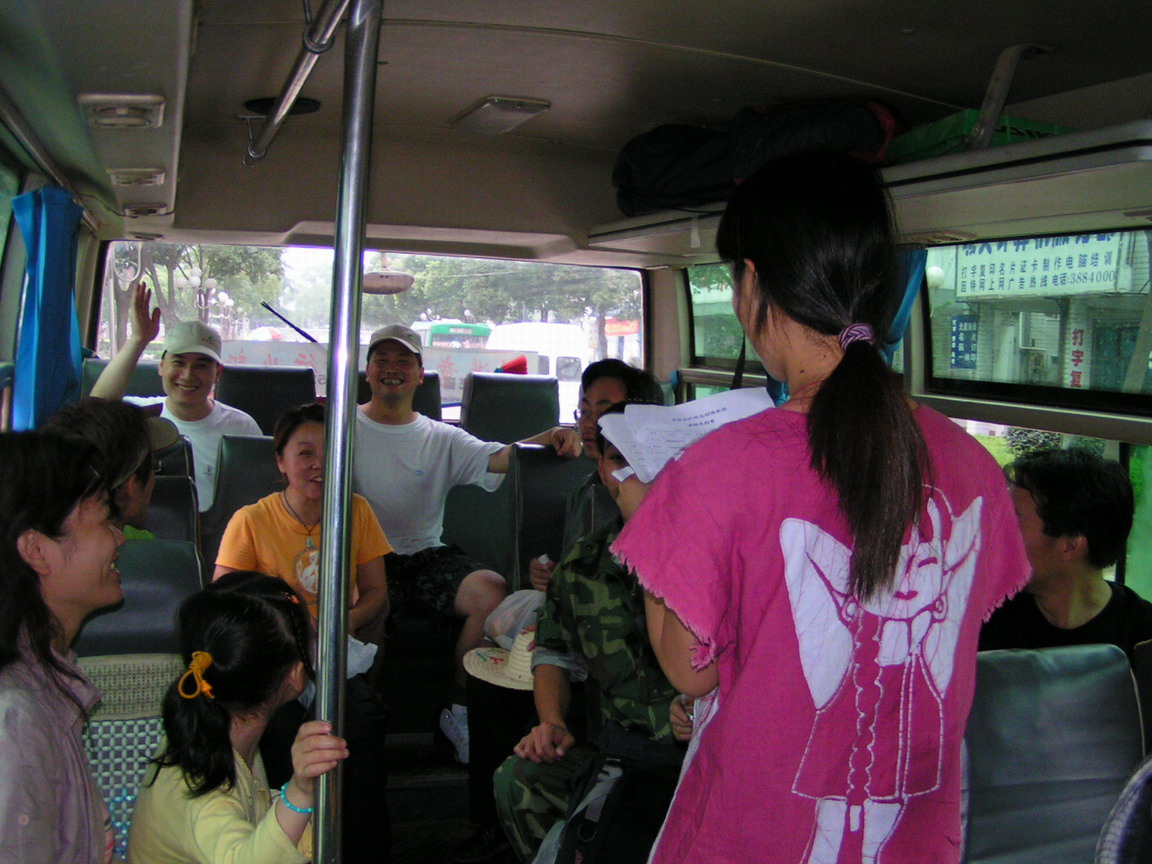 同志们.偶们苍山顶溜达回来啦!