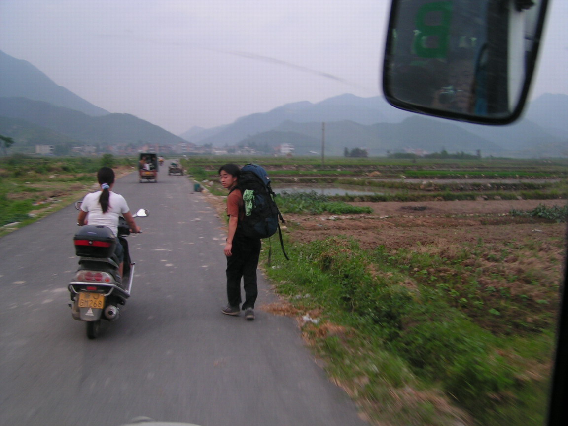 同志们.偶们苍山顶溜达回来啦!