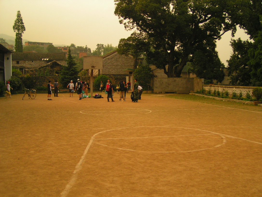 同志们.偶们苍山顶溜达回来啦!