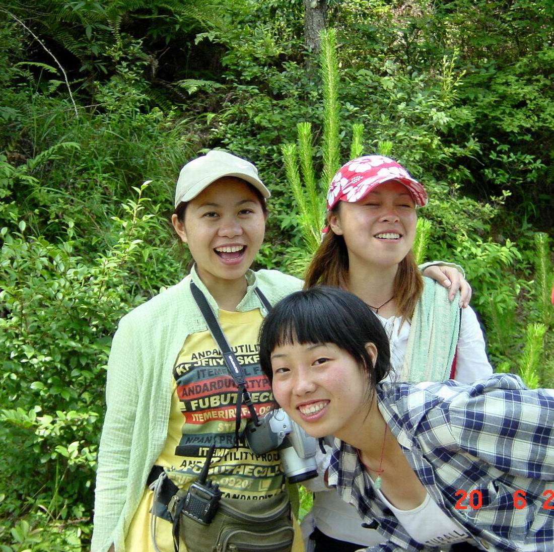 同志们.偶们苍山顶溜达回来啦!