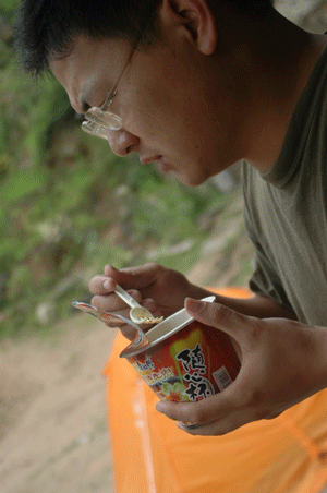 来首阿牛刷牙歌轻松一下！