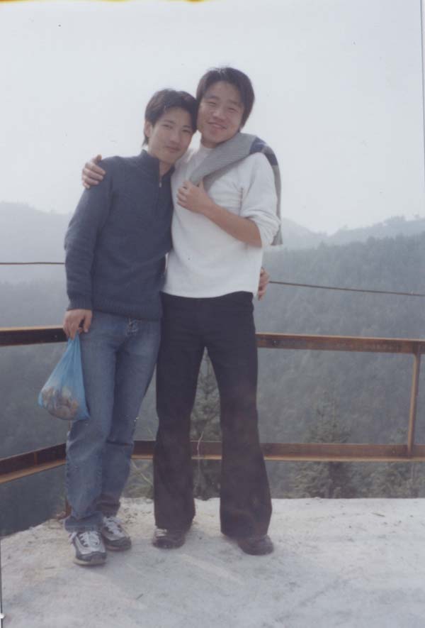 关于如何上传头像，签名档的图片