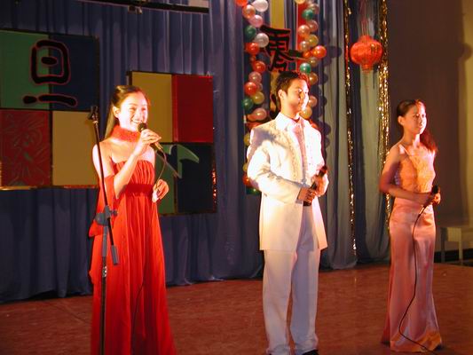 天中元旦文艺会演