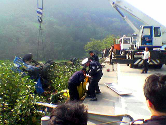 关领发生车毁人亡事故