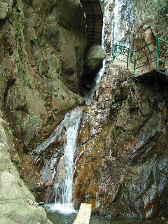 2005.4.9龙川峡岩降之风景版