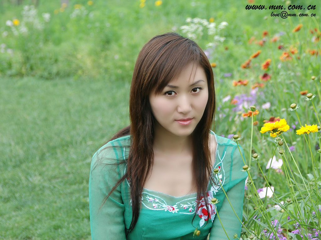 春光明媚，送张美少女给你做桌面哦