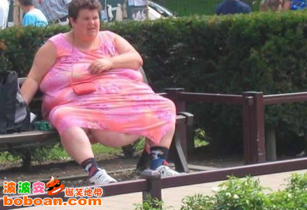 发个穿露脐装的MM