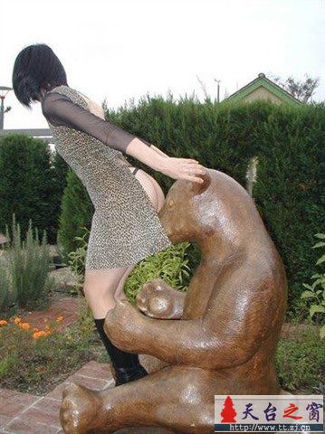 现在女大学生的种种荒唐行为