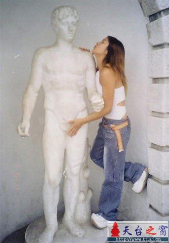 现在女大学生的种种荒唐行为