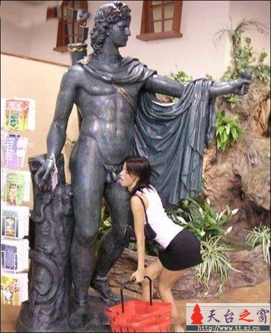 现在女大学生的种种荒唐行为