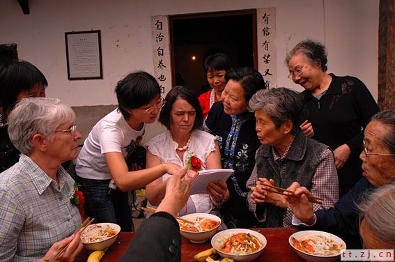 2位美国英国人天台寻根--四方塘教会交流