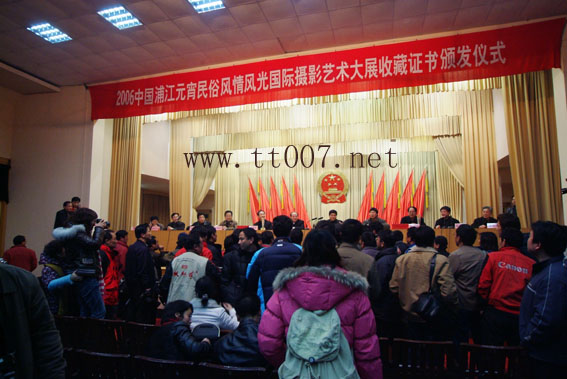 爆炸性新闻首发图片--摄影家集体骚动反对获奖做假!
