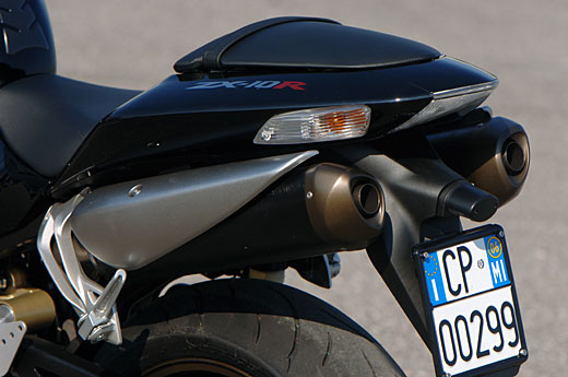 ~~~黑衣忍者 Kawasaki Ninja ZX10R~~~