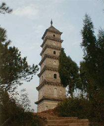 赤城山顶梁妃塔