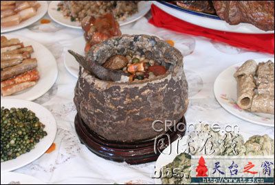石头做的满汉全席