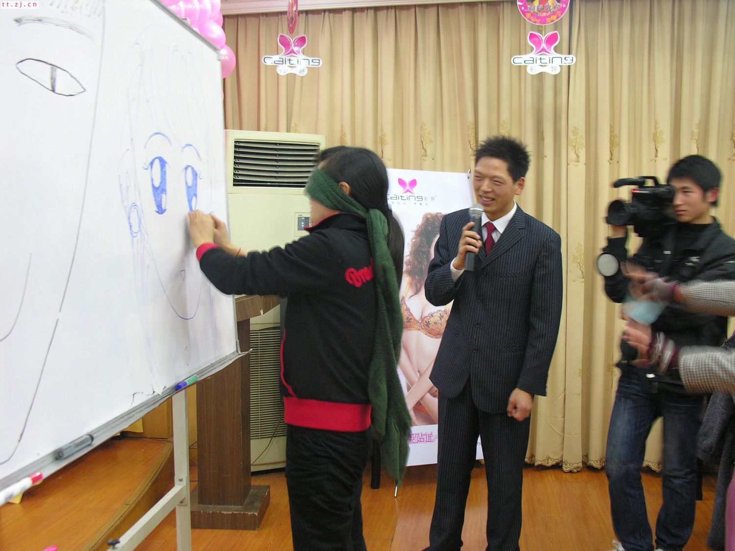 彩婷内衣晚会现场