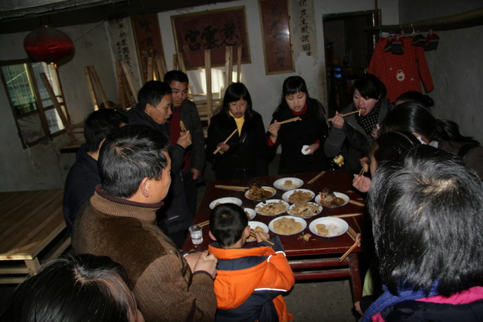 走进新农村的戏迷俱乐部