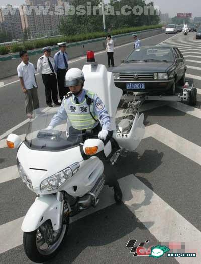 超级的警用摩托车！