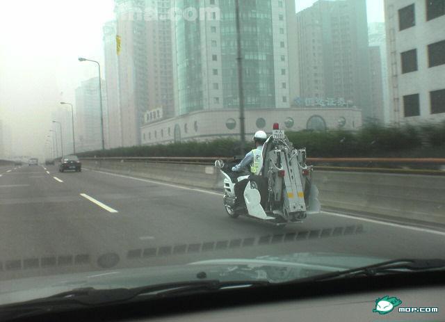 超级的警用摩托车！
