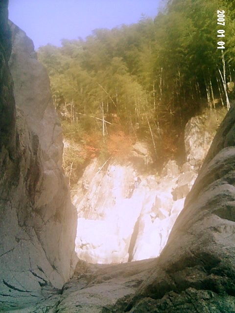 天台东北野溪沟------大同银板坑、下深坑探奇