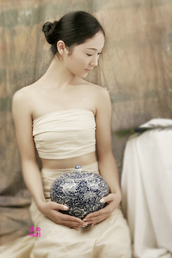热门"黛玉"李旭丹写真