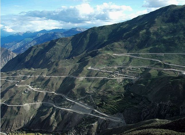 [贴图]   川藏公路险   沿途风光美