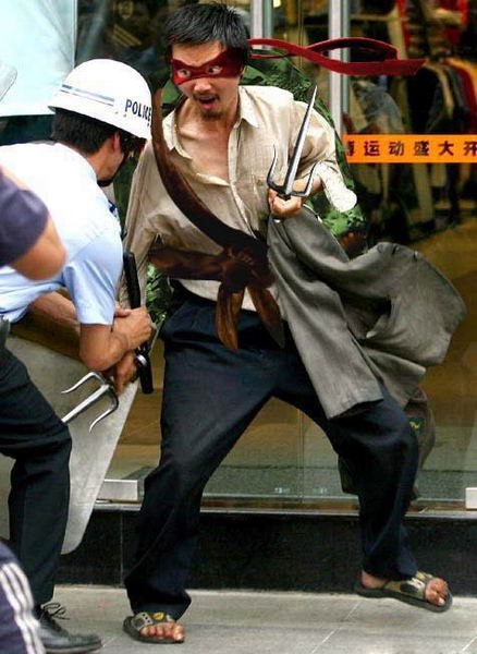 一组根据新闻的改编图 保证笑抽(组图)
