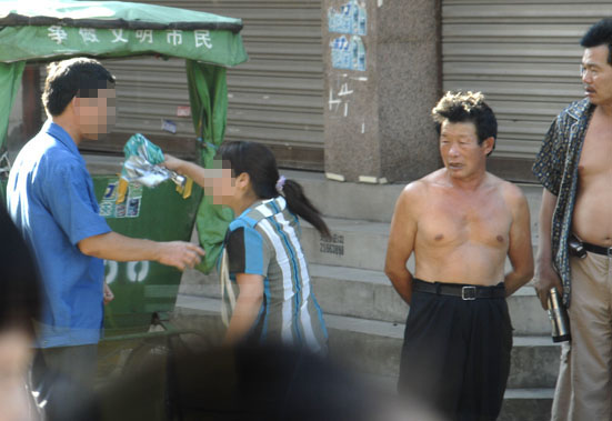记录片：30元性交易后当众争吵