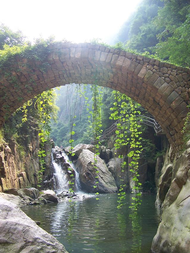 清凉夏天休闲绝处－－琼台仙谷