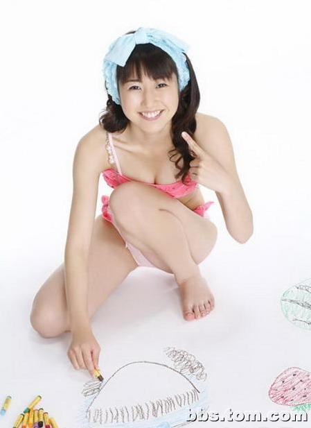 跑跑美女玩家性感可爱写真