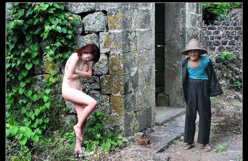 超尷尬!!!拍寫真時發生意外!!!!