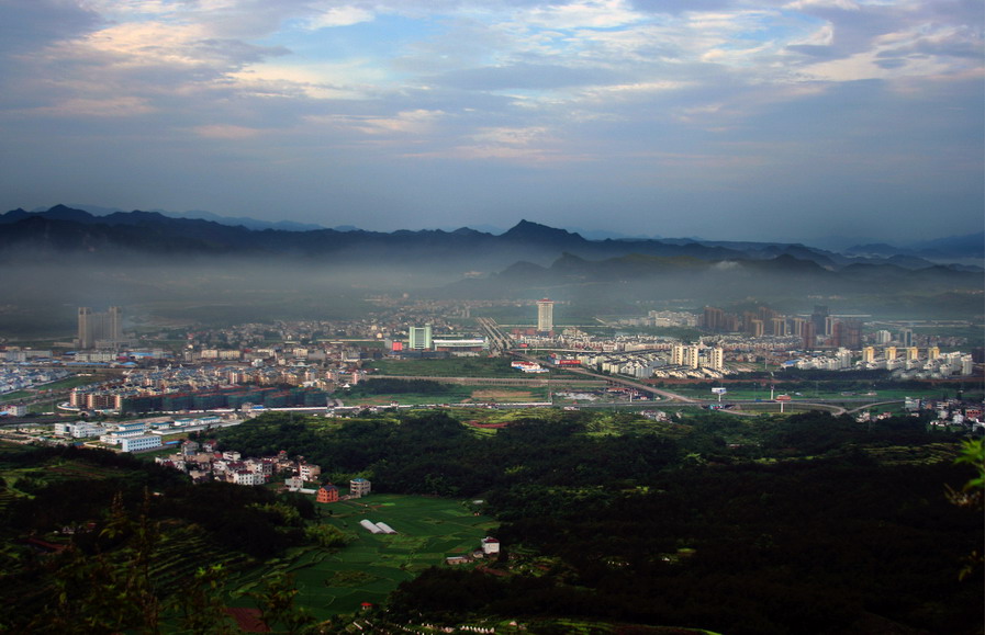 天台晨景图