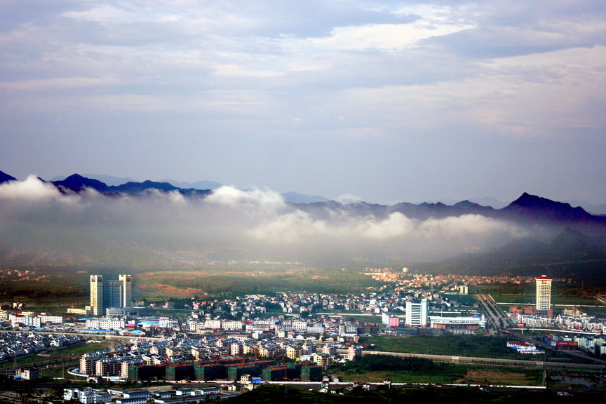 天台晨景图