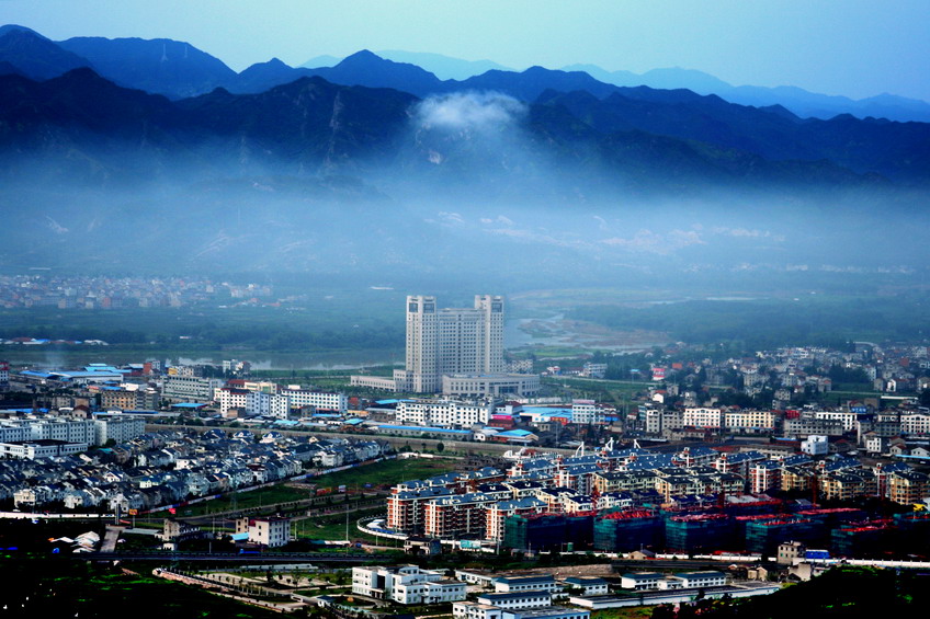 天台晨景图