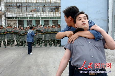 囚犯竟敢如此越狱