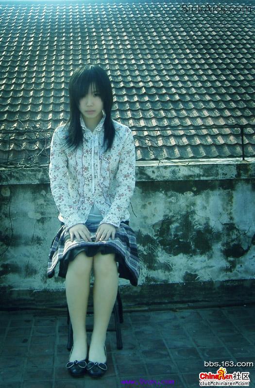 一个19岁女孩自杀前的自拍照，相当诡异