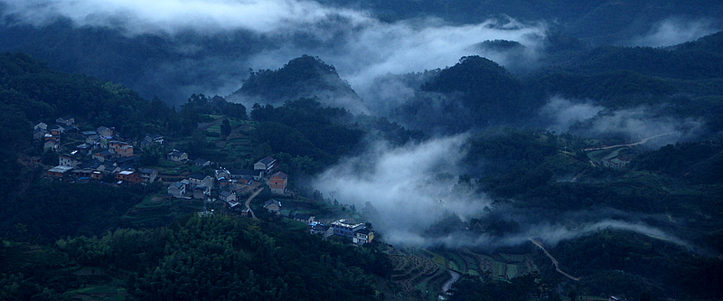 苍山上的小村庄