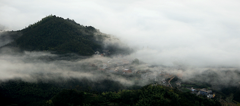 苍山上的小村庄