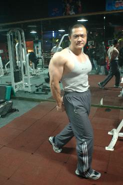泰仕堡08年高薪聘请多名新教练(教练图片)